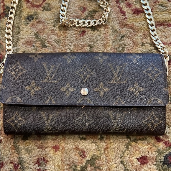 Louis Vuitton Handbags - Authentic Louis Vuitton Sarah wallet